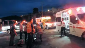 Provoca ebrio conductor aparatoso choque