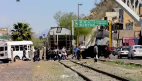 Dan nogalenses su opinión sobre mover las vías del tren