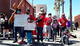 Elimina EU Título 42 que expulsa a migrantes