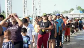 Disuelve INM caravana migrante con 701 integrantes en Tapachula
