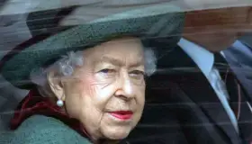 Cancela Isabel II asistencia al servicio anual de Pentecostés