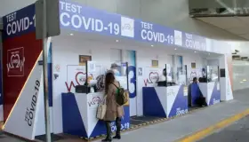 Habrá vacunación en aeropuertos y terminales