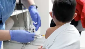 Anuncia AMLO vacuna contra Covid para menores de 14 años