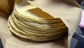 Es tortilla de maíz, complemento perfecto para la comida en Semana Santa