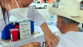 Tendrá IMSS vacunación permanente contra Covid en todo el estado