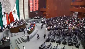 Avalan nacionalización del Litio; oposición se hizo ausente