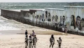 Trump agita el anti-mexicanismo con sus dichos; "es un hombre en campaña": Ebrard