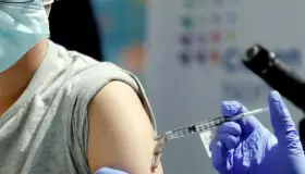 Vacunarán contracovid a menores de 12 años en adelante