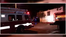 Acaba incendio con dos viviendas en la Altamira