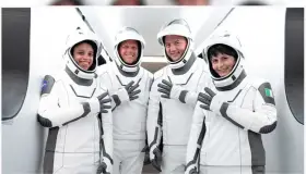 Regresan a Tierra 4 astronautas en cápsula de SpaceX