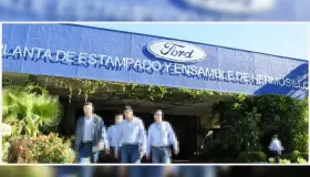 Buscan solución a paro laboral en Ford