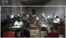 Usan alumnos de Oaxaca linterna de celular para tomar clases