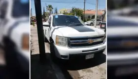 Entregan vehículo a propietario recuperado