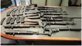 Decomisan arsenal al intentar internarse a México