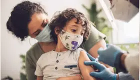 Llama a la segunda dosis anticovid para menores