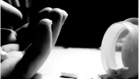 Insulta a su madre e intenta quitarse la vida