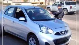 Realizan campaña de volanteo preventivo para evitar robos en vehículos