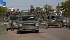 Detienen a cuatro por retén en Sinaloa donde retuvieron a reporteros