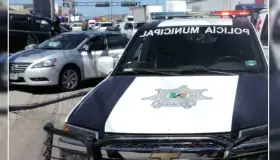 Con un cuchillo despojan de dinero a cajera de comercio