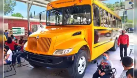 Mandan a reparación a camión del CAM 55