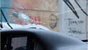 Desata caos tiroteo en Tennessee; hay 3 muertos y 14 heridos