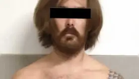 Sorprenden a persona dentro de un negocio; ocasionaba daños