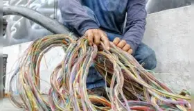 Se llevan cableado eléctrico; dejan sin luz a escuela