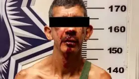 Agrede hombre a menor con hacha y piedras