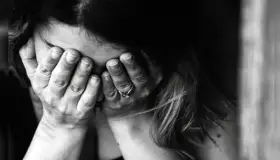 Denuncia menor a su padre por agresión