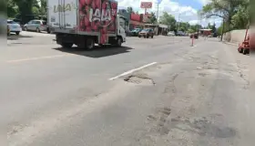 Recarpetean bulevar; invierten