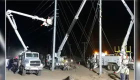 Derribaron tormentas más de 400 postes