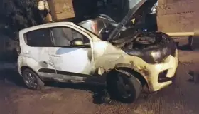 Incendian vehículo de vecino de la CTS-Croc