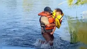 Salvan&nbsp;rescatistas de Grupos Beta a 5 migrantes en el Río Bravo