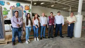 Entregan ayuda a damnificados