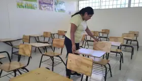 Preparan escuelas para regreso a clases