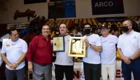 Inaugura Gim Nacional de basquet