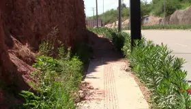 Claman que se retiren escombros