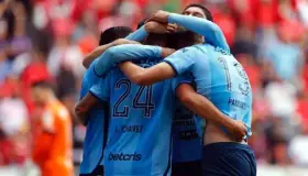 Pachuca alarga racha
