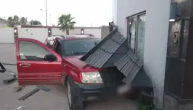 Causa daños en hotel