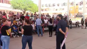 Hallan escuela sin luz ni agua