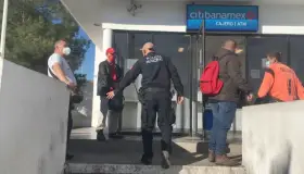 Casero los amenaza de muerte