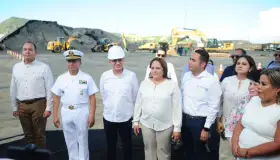 Dan banderazo a obras de modernización del puerto de Guaymas