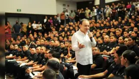 Gradúan 300 cadetes del ISSPE; segunda generación