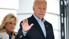 Viaja Biden a Puerto Rico tras paso de huracanes