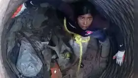 Rastreadora baja a pozo a buscar desaparecidos, la atan a una cuerda