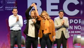 Respalda Azalia Guevara al Gobernador en incremento de becas