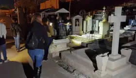 Buscan actividad paranormal en panteón de la Reforma