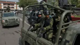 Descarta AMLO que Fuerzas Armadas aspiren al poder