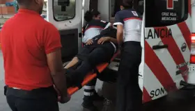 Hospitalizan a mujer ebria luego de ser atropellada