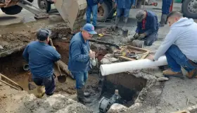 Alertan por reparación de Oomapas en cruce vial